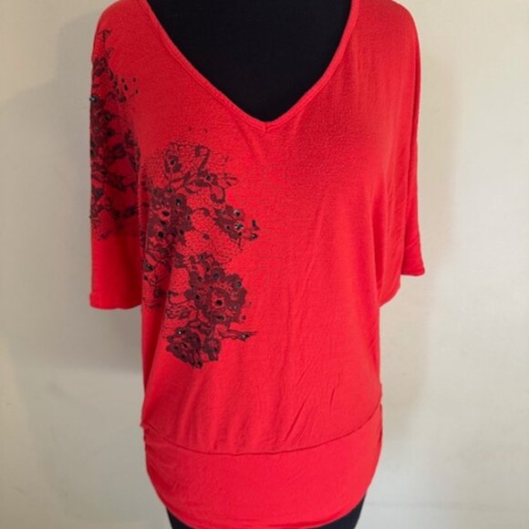 Wet Seal Red Floral Top  8640 - Picture 2 of 9